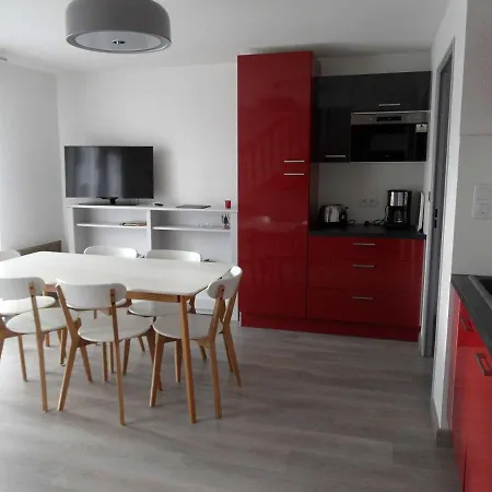 Ref 122 4 Pièces Avec Piscine Et Terrain De Tennis Appartement