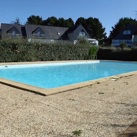 Ref 122 4 Pieces Pour Six Personnes Avec Piscine Et Cours De Tennis Port Crouesty *